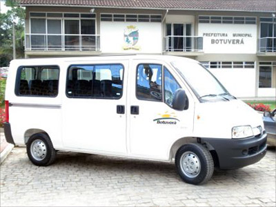 Van com 16 lugares